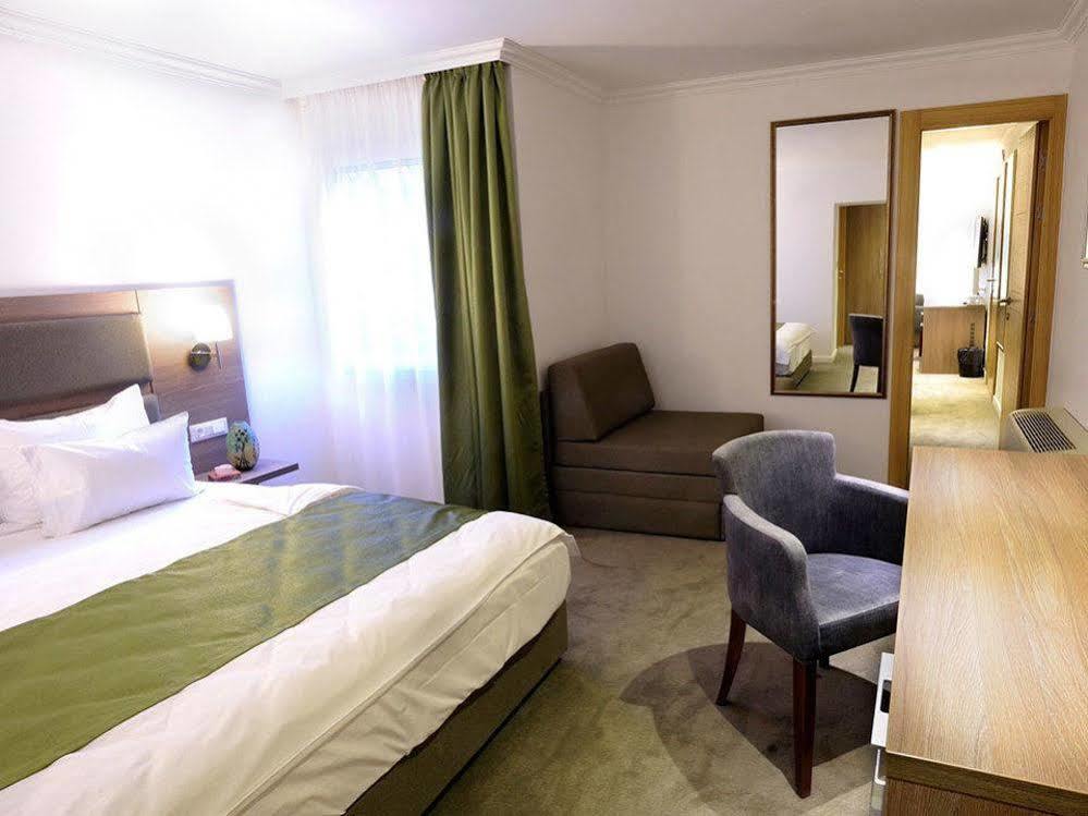 Hotel Opera Garni Belgrád Kültér fotó