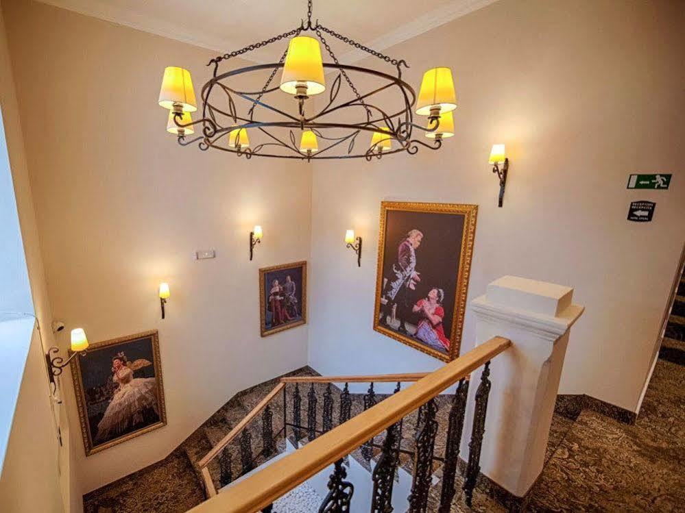 Hotel Opera Garni Belgrád Kültér fotó